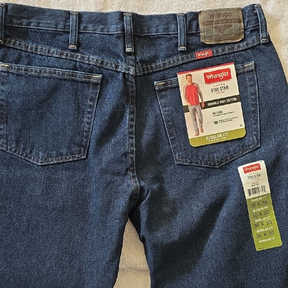 *Brand New* Wrangler Men's Deep Indigo Regular Fit Jeans 36x30